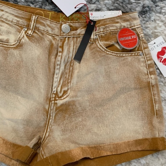 Hot Kiss Highest Rise Vintage Fit Tan Short size 9 - Picture 3 of 15